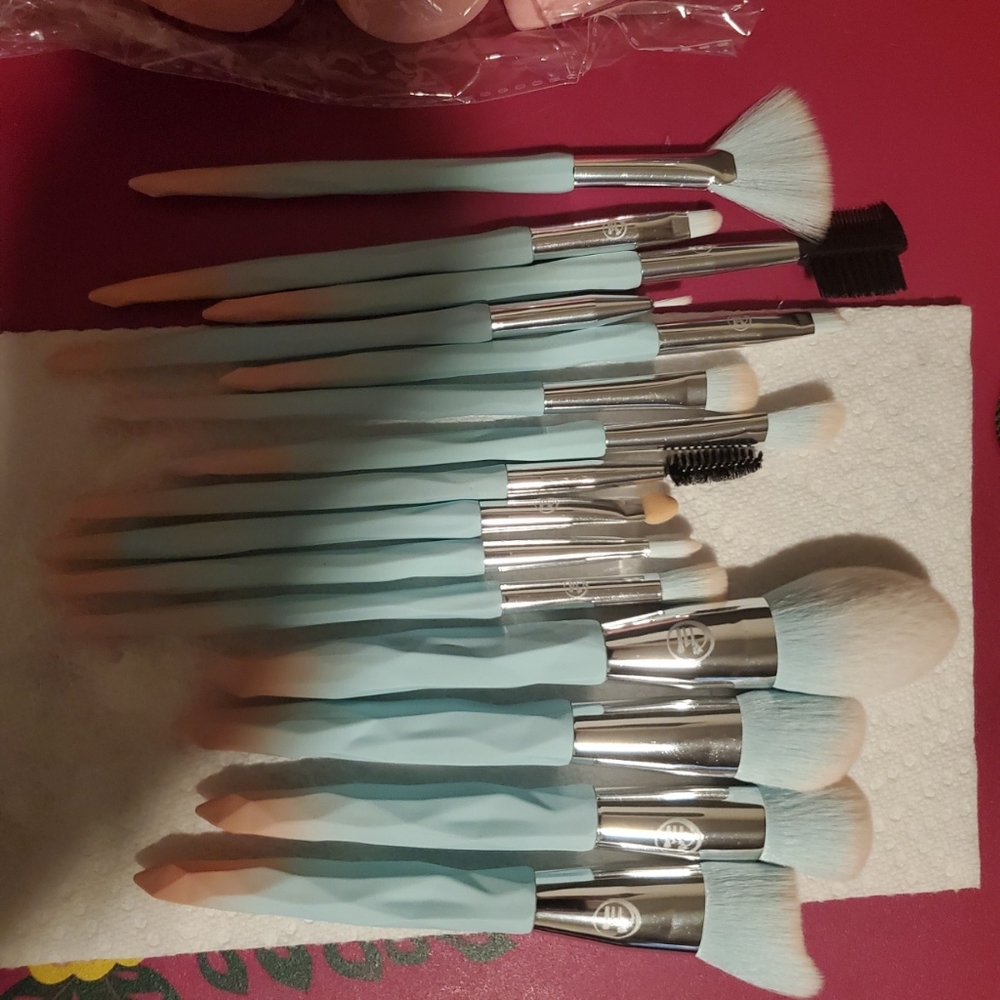 Makeup Brushes 15PCs Makeup Brush Set with 3PCs